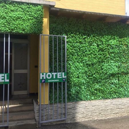 Orange Villa Hotel Tirana Buitenkant foto