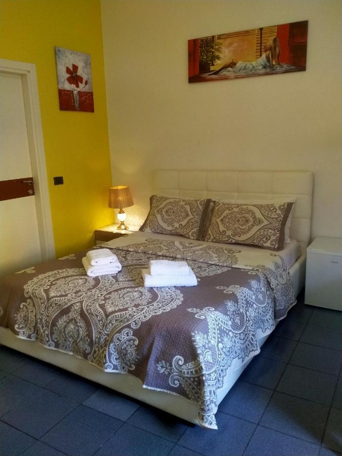 Orange Villa Hotel Tirana Buitenkant foto