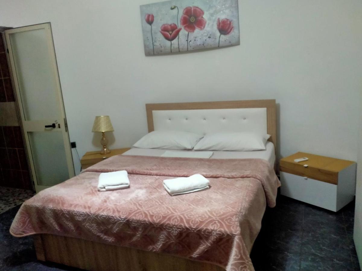 Orange Villa Hotel Tirana Buitenkant foto